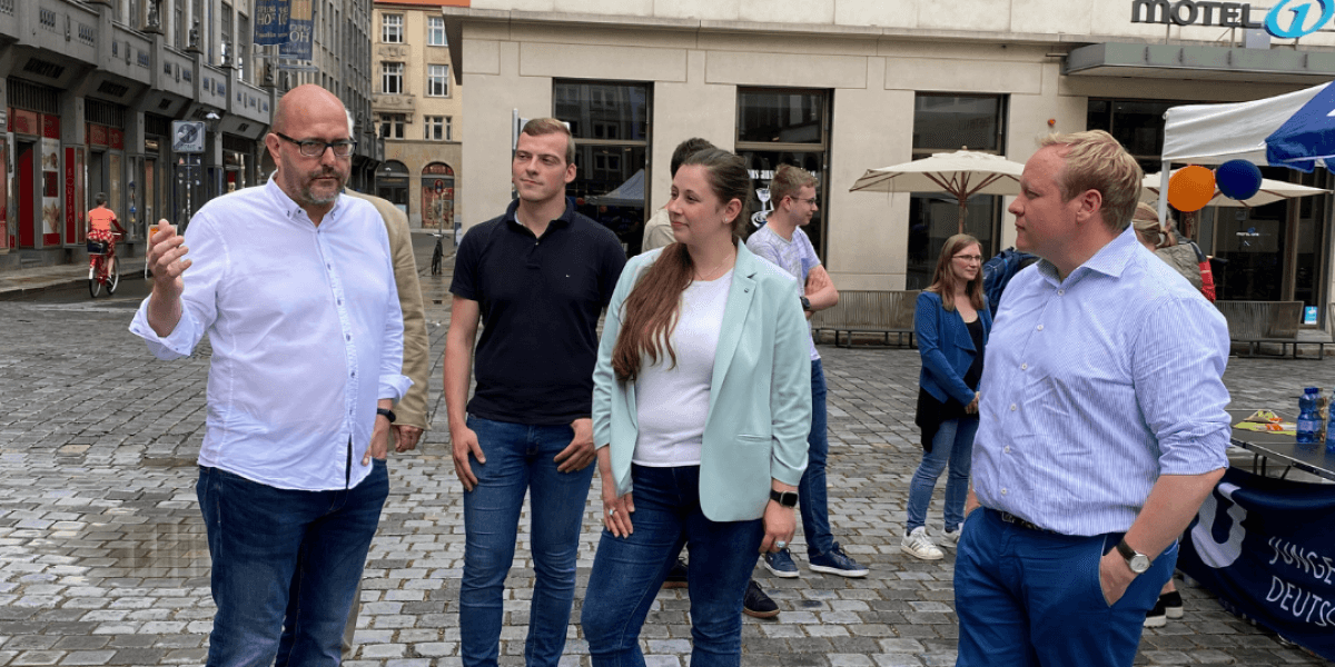 Erster Wahlkampfstand mit Tilman Kuban